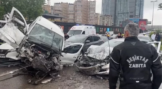 Beşiktaş Büyükdere Caddesi’nde zincirleme kaza! Yaralılar var, çok sayıda ekip bölgede